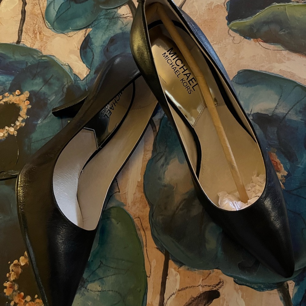 Michael Kors Black Heels Elegant Design